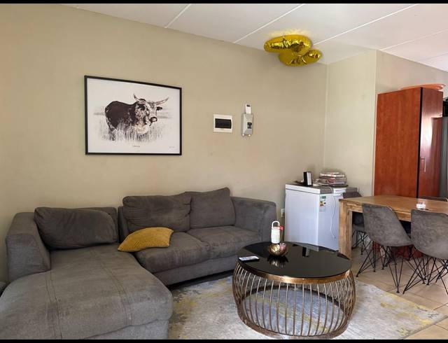 3 BEDROOM APARTMENT FOR SALE IN WATERVAL EAST